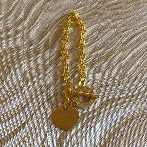 🌷$5 Bundle Add-on ~ Gold Plated Chain Bracelet w Toggle Clasp and Heart Charm